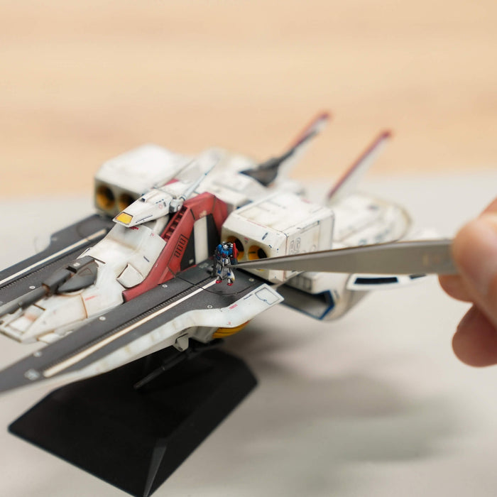 Klassische Pinzette mit spitzer Spitze